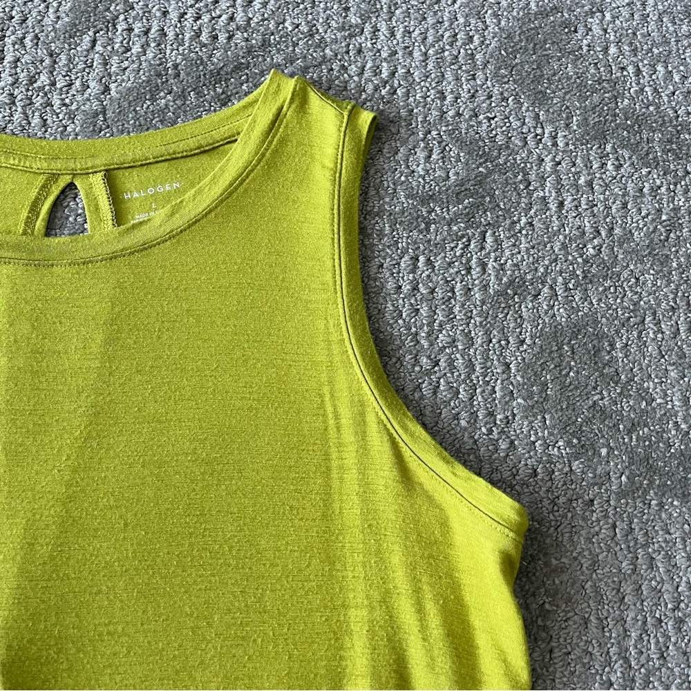 EUC Women's Halogen Split Back Tank Top size Large in Green - Picture 2 of 6